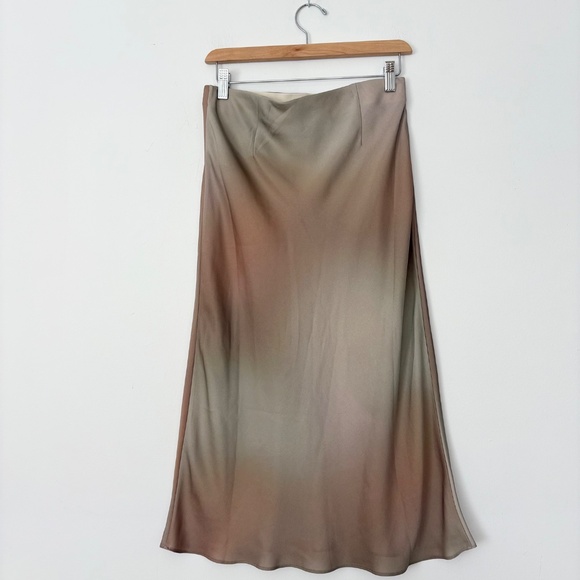 Babaton Satin Gold Skirt - Picture 6 of 7